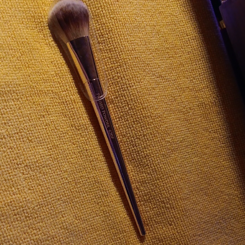 Farah Gold Powder Brush Essential Makeup Tool